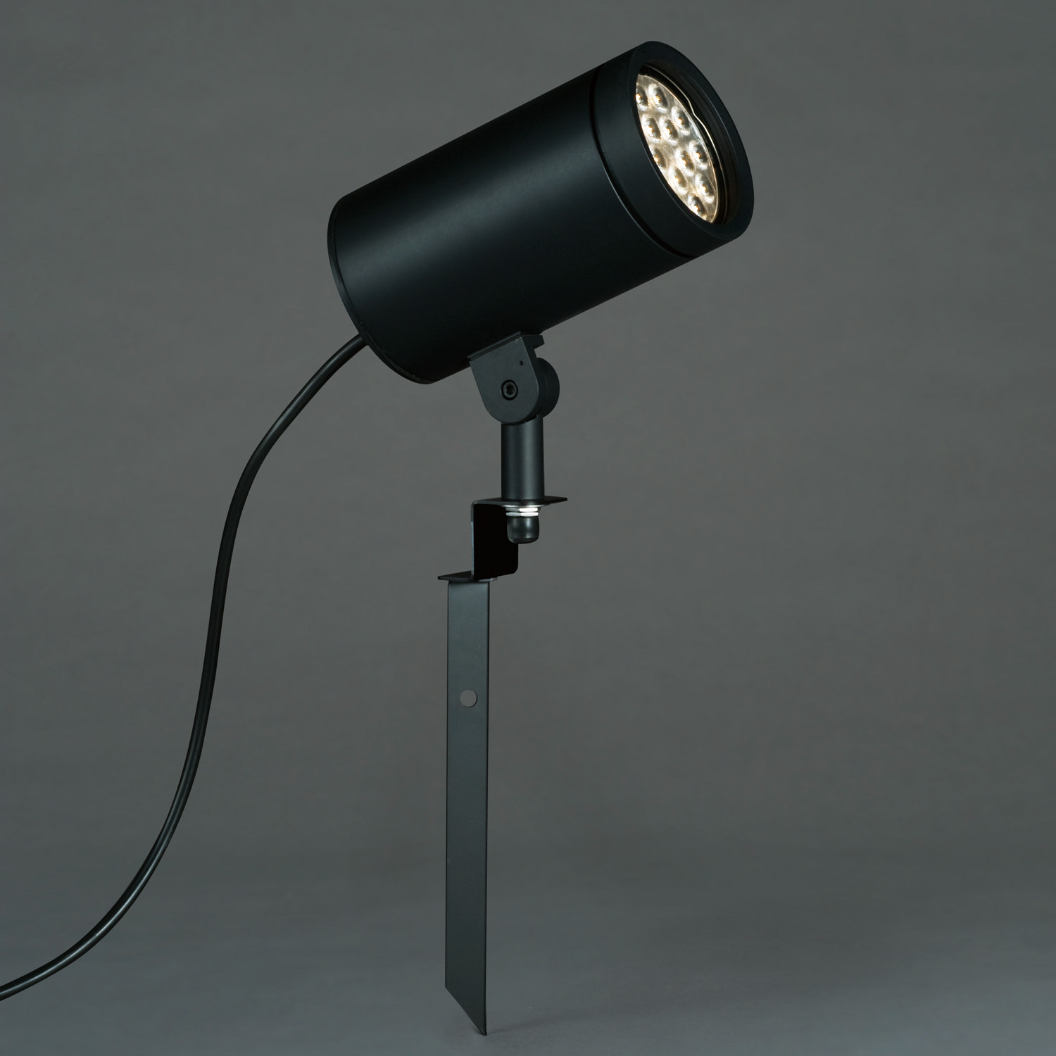 ■山田 LEDペンダントライト PD2581L(8182676)[送料別途お見積り][法人限定][外直送] 山田照明 山田 LEDペンダントライト PD-2581-L 1台 818-2676（直送品